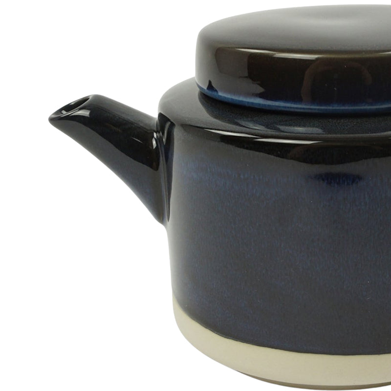 Ausgießer an zweifarbiger CYL Teekanne von KINTA, Steingut, 
Höhe 13 cm, Ø 13 cm / Volumen 950 m
Online-Shop Home-and-Kitchen.de