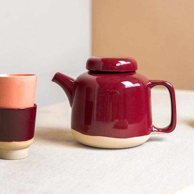 RUTUNDA Teekannen von KINTA, Farbe: Brombeer, glänzend glasiert, mit kleinen Sprenkeln, großer Henkel, Größe 1250 ml, Höhe 14 cm, Ø 12 cm, Online-Shop Home-and-Kitchen.de