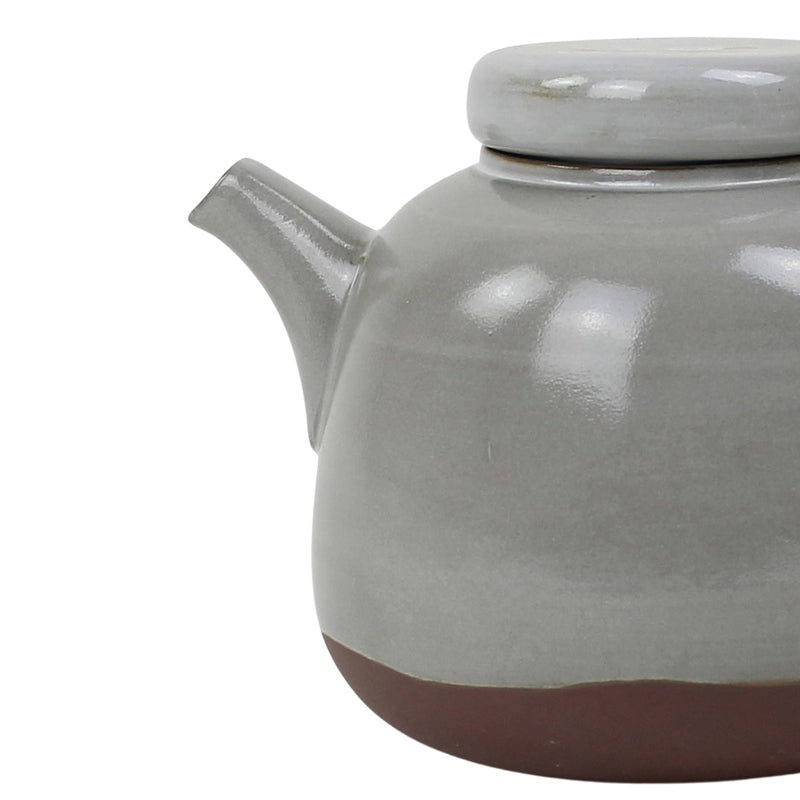 Ausgießer an grauer SOFT XL Teekanne von KINTA, Boden in rotem Ton
Größe: Höhe 16 cm, Ø 16 cm / Volumen 1,4 Liter