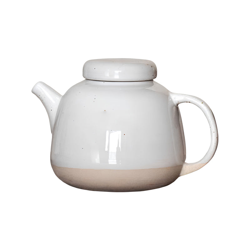 SOFT XL Teekanne von KINTA
Steingut, weiß, glänzend glasiert
Robuster Sandton mit Punkten
spülmaschinengeeignet
Größe: Höhe 16 cm, Ø 16 cm / Volumen 1,4 Liter, Online-Shop Home-and-Kitchen.de