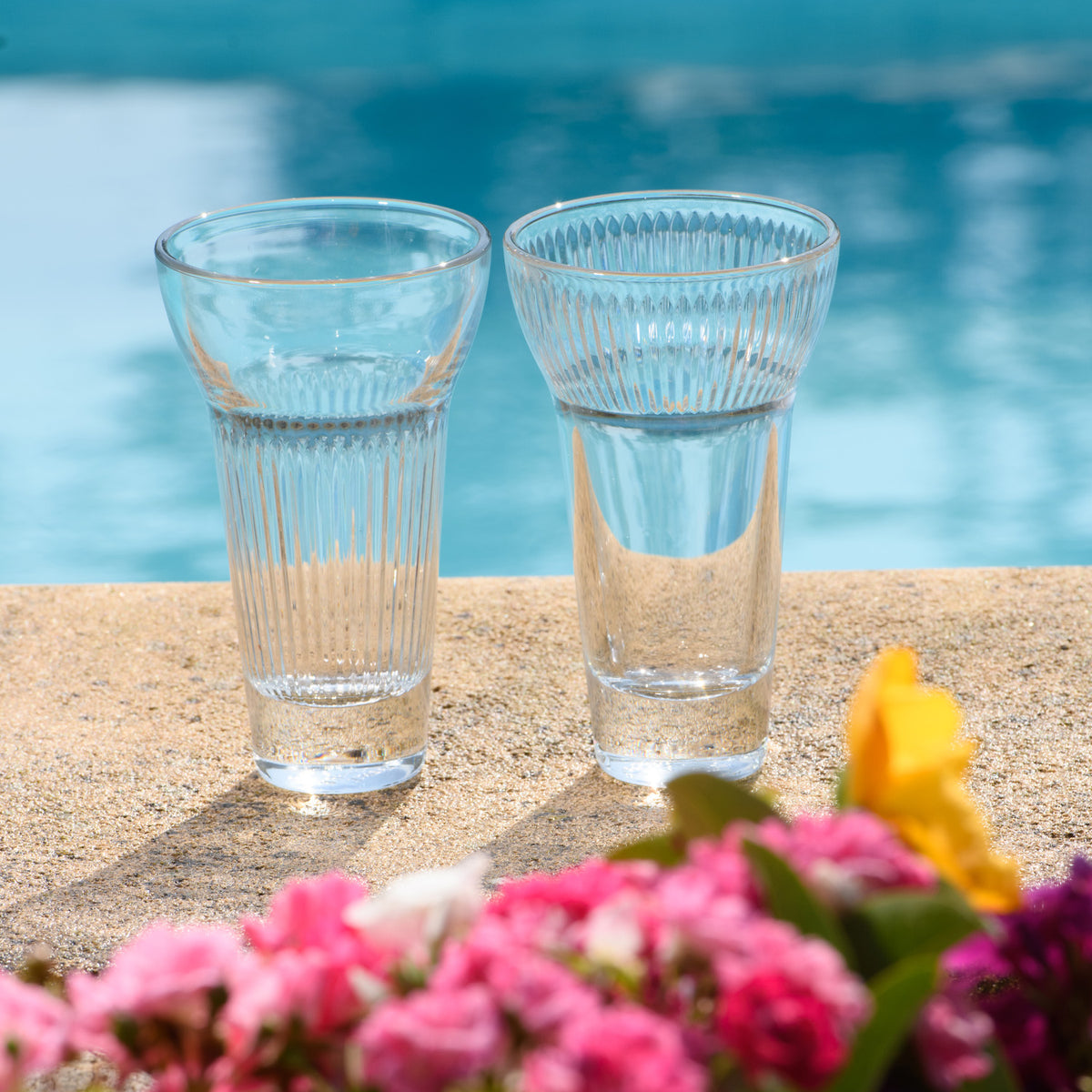 Moderne Gläser Fanny und Marius auch im Outdoor-Bereich, 220 ml, aussergewöhnliche Form, geriffelte und glatte Oberfläche von La Rochere
