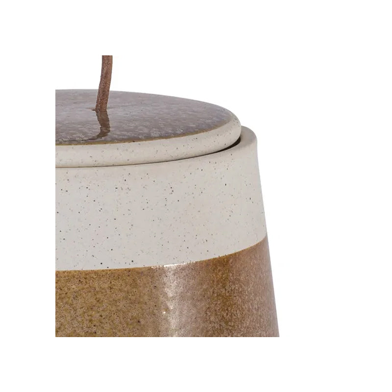 Seitenansicht Vorratsdose ASTER von Ladelle, Keramik, mit Deckel, 2-farbige Tauchglasur, Farbe Senfgelb und helles Beige, Schlaufe zum Hochheben des Deckels, spülmaschinengeeignet, Online-Shop Home-and-Kitchen.de
