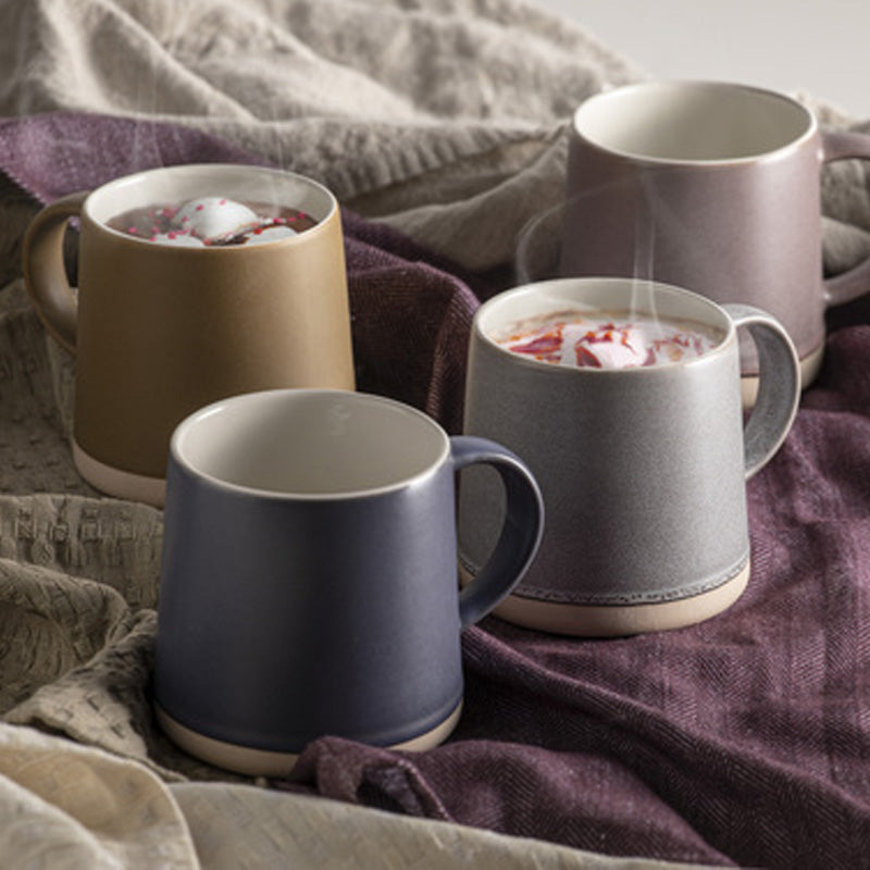 Ladelle - ausgefallener Keramik-Kaffeebecher in verschiedenen Farben, vom britischen Designer Graham Jowitt entworfen