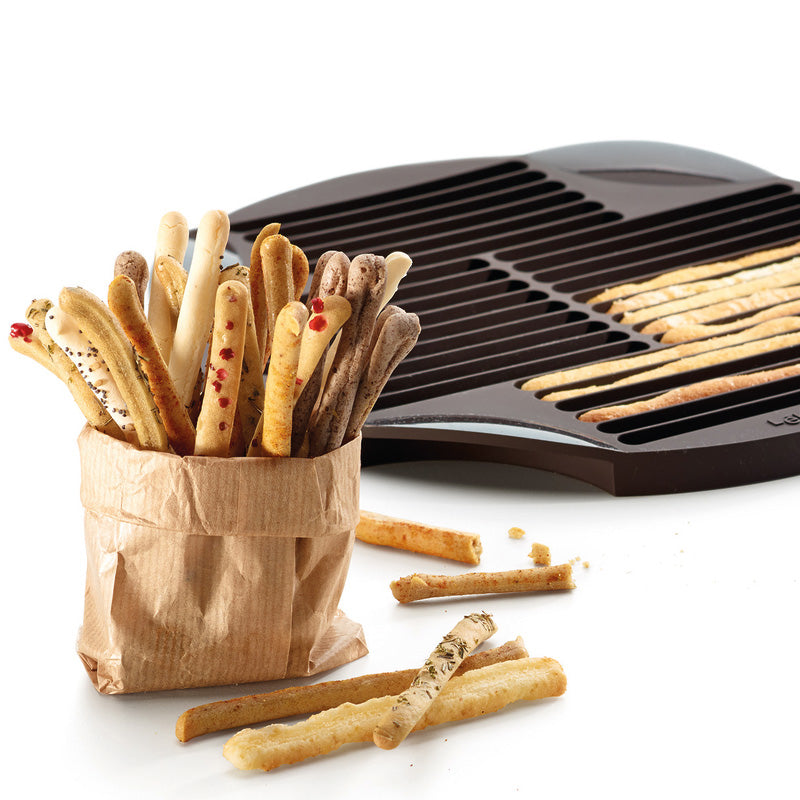 Schnell gebacken: Brotsticks in der Lekue Silikon-Brotstick-Backform für 30 Stück, lebensmittelgeeignetes Silikon, Sticks lassen sich leicht aus der Form lösen, Form platzsparend verstauen, für Backofen und Mikrowelle