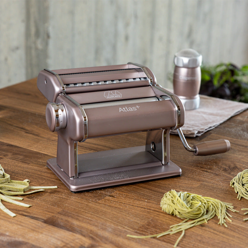 Marcato-Nudelmaschine Atlas+ 150, z.B. für Spaghetti, Tagliolini und Lasagneblätter, zusätzliche Aufsätze des Herstellers für andere Nudelarten sind erhältlich