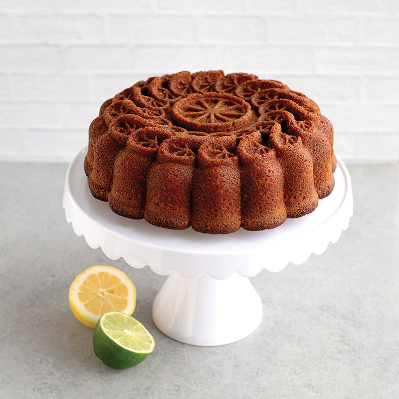 Kuchen aus der Backform Citrus Twist von Nordic Ware, auch für Eiscreme und Pudding geeignet