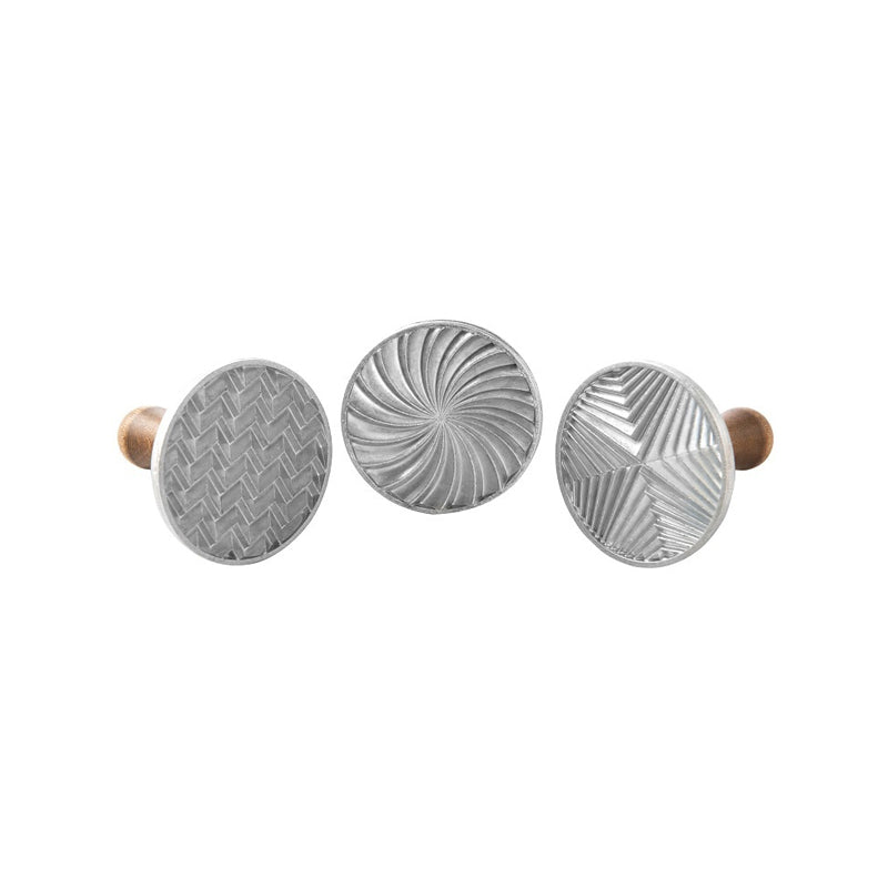 Moderne Muster auf von Keksstempeln aus Aluminiumguss von Nordic Ware