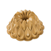 Gugelhupfform Crown von Nordic Ware, Durchmesser 26 cm, Höhe 10,4 cm, Volumen 2,4 Liter, robuster Auminiumguss, PFAS-freie Antihaftbeschichtung, aufwendiges Kronen-Design, auch für Eis, Pudding usw. einsetzbar.