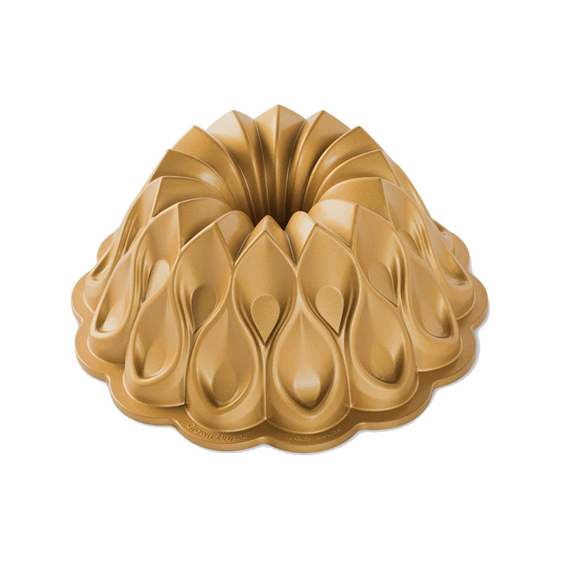 Gugelhupfform Crown von Nordic Ware, Durchmesser 26 cm, Höhe 10,4 cm, Volumen 2,4 Liter, robuster Auminiumguss, PFAS-freie Antihaftbeschichtung, aufwendiges Kronen-Design, auch für Eis, Pudding usw. einsetzbar.
