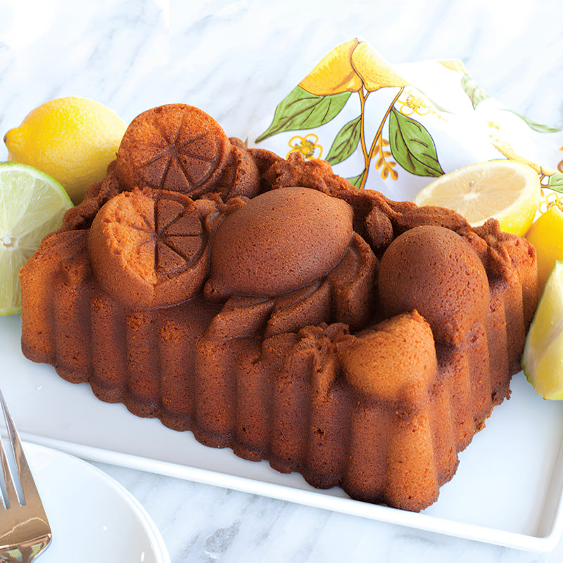 Rechteckiger Kuchen aus der Nordic Ware Kastenform CITRUS, auch fürPudding