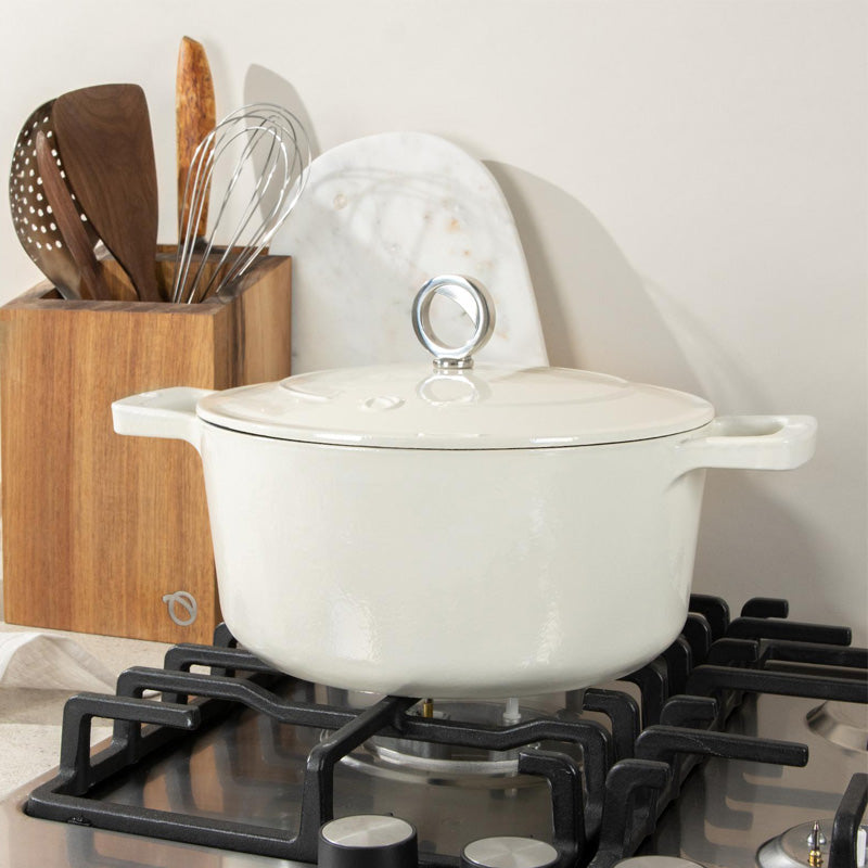  Gusseisen-Bräter, emailliert, Creme von Olavson, 24 cm, 2 Griffe, PFAS-frei, in 3 Farben. Online-Shop Home-and-Kitchen.de