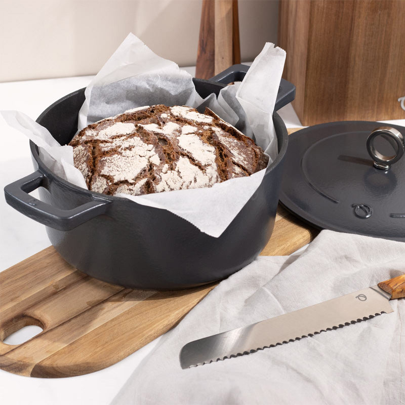 Auch für Brotbacken: gusseiserner, emaillierter Bräter von Olavson, 24 cm, 2 Griffe, Deckel, Online-Shop Home-and-Kitchen.de
