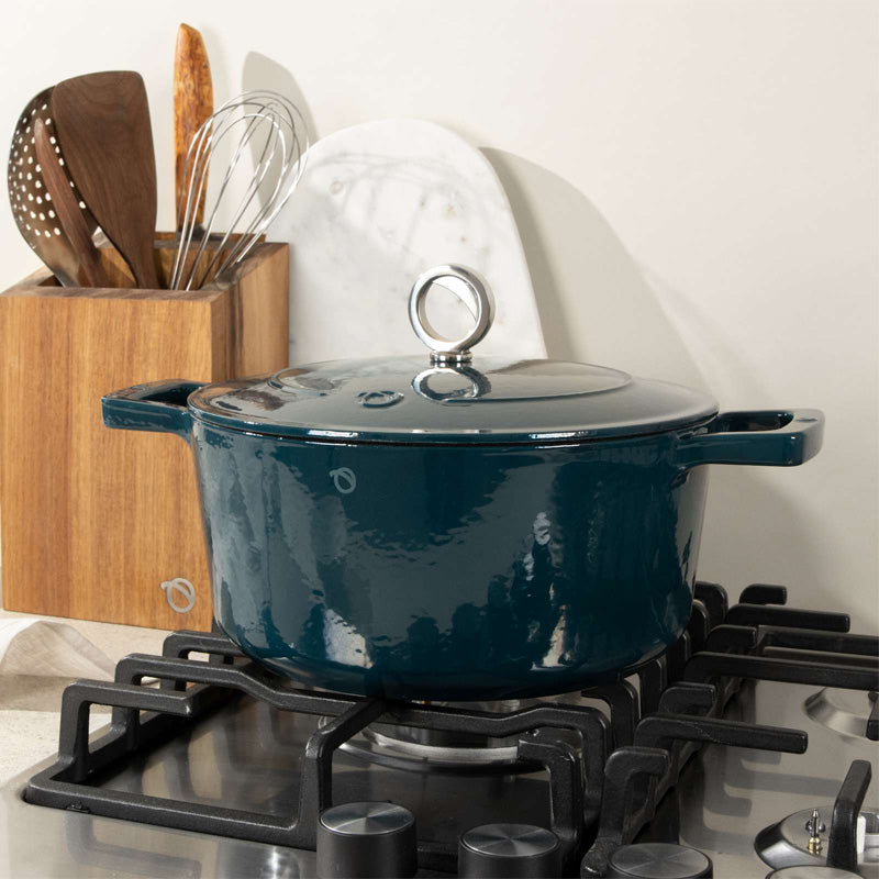Runder gusseiserner Bräter, Grau von Olavson, emailliert, 24 cm , mit Deckel 2 Griffe,  PFAS-frei, Online-Shop Home-and-Kitchen.de