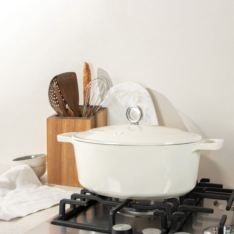 Gusseisen-Bräter, Olavson, Farbe_ Creme, oval,  2 Griffe, Deckel mit Knopf
Online-Shop Home-and-Kitchen.de