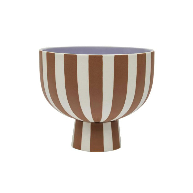 3 Farben und aus Keramik: OYOY Schale BOWL TOPPU. Größe: 15x15x13 cm, mit kleinem Standfuß, lebensmittelgeeignet und handbemalt. Die Schale gibt es in den Farben Caramel + Rose, Schwarz + Weiß, Caramel + Lavender. Online-Shop Home-and-Kitchen.de