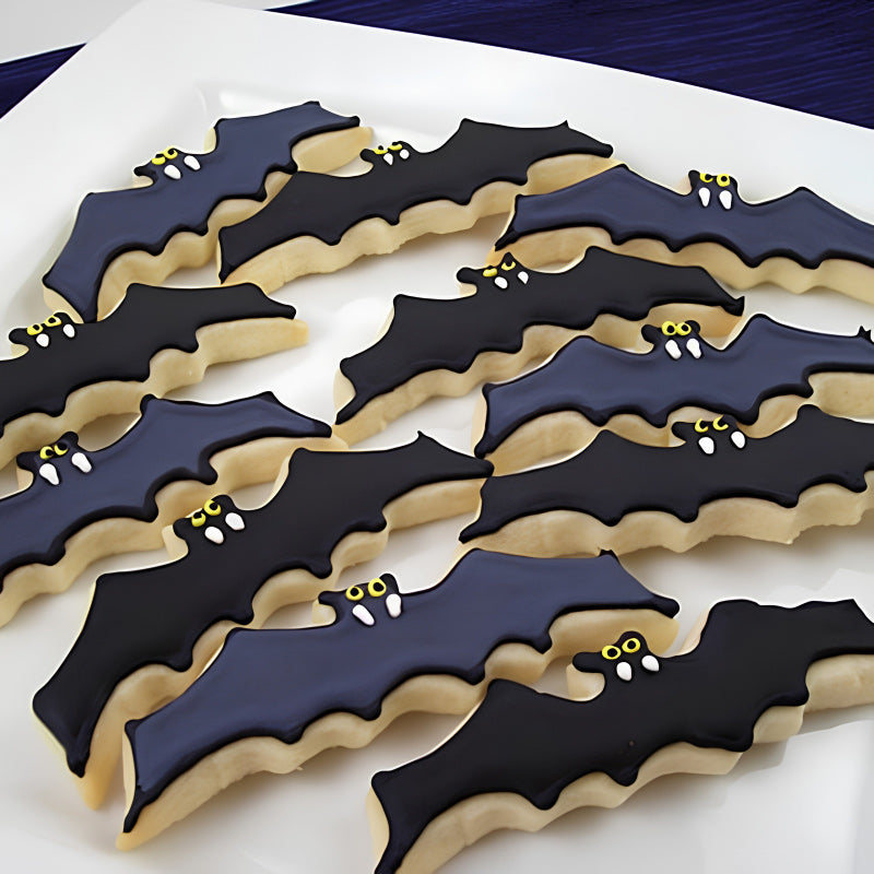Ausstecher-Set Halloween von Paderno 3 verschiedene Motive: Spinnen, Spinnennetz und Fledermaus,  rostfreier Für süßen oder herzhaften Teig, Marzipan oder Fondant. 
Ausstecher-Set mit 10 Tieren auch im Online-Shop Home-and-Kitchen.de