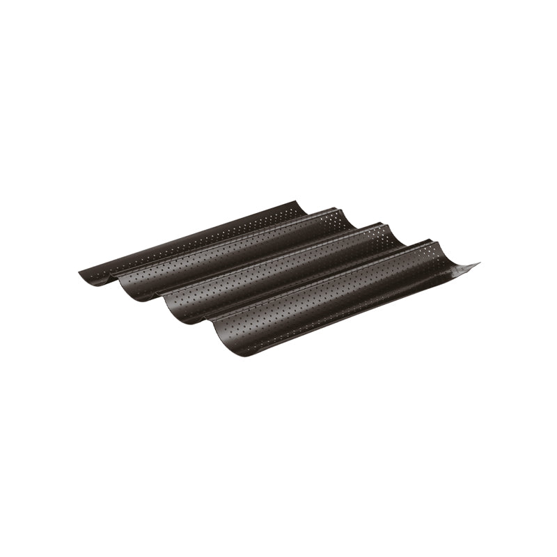 Baquette-Backblech für  4 Brote von Paderno, wellenförmig, 
Perforation für Luftzirkulation,
37,5 cm x 33 cm x 2,5 cm, Antihaftbeschichtung
backofenfest bis 230 ° C