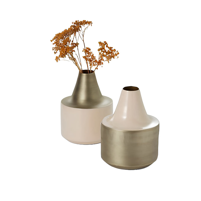 Philippi Design, BARBADOS Vase II, emaillierter Stahl in Beige, unten Antik-Messing beschichtet, Höhe 20 cm, Ø 16 cm, zweite Vase ist separat erhältlich
Online-Shop Home-and-Kitchen.de
