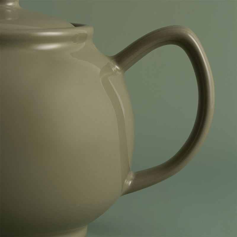 Großer Henkel an salbeigrüner Teekanne von Price & Kensington
Größe: 22,5 cm x 14 cm x 12 cm / Volumen 1,1 Liter