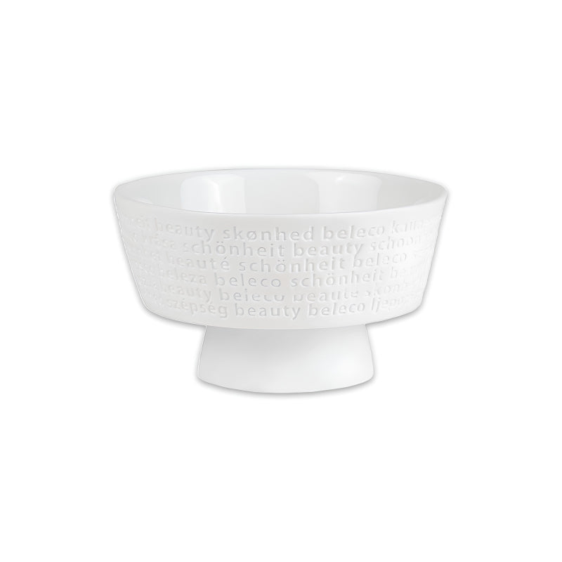 Räder-Porzellanschale BEAUTY mit einem Relief auf der Außenseite, eignet sich für diverse Utensilien aus deinem Bad, für Schmuck oder auch für kleine Naschereien. Sie hat eine Höhe von 5 cm und einen Durchmesser von 8,5 cm , ist außen unglasiert und innen komplett glasiert.