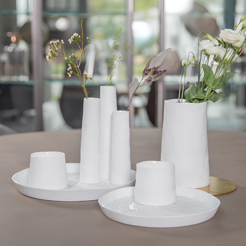 Kombiniere deine Blumenvase mit anderen schönen Vasen oder Schalen aus verschiedenen Serien von Räder Design. Zu finden im Online-Shop Home-and-Kitchen.de
