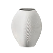 Vase BAY 4 von recozy+, im 3D-Verfahren aus 100 % recyceltem Kunststoff hergestellt, mit Glaseinsatz. Online-Shop Home-and-Kitchen.de
