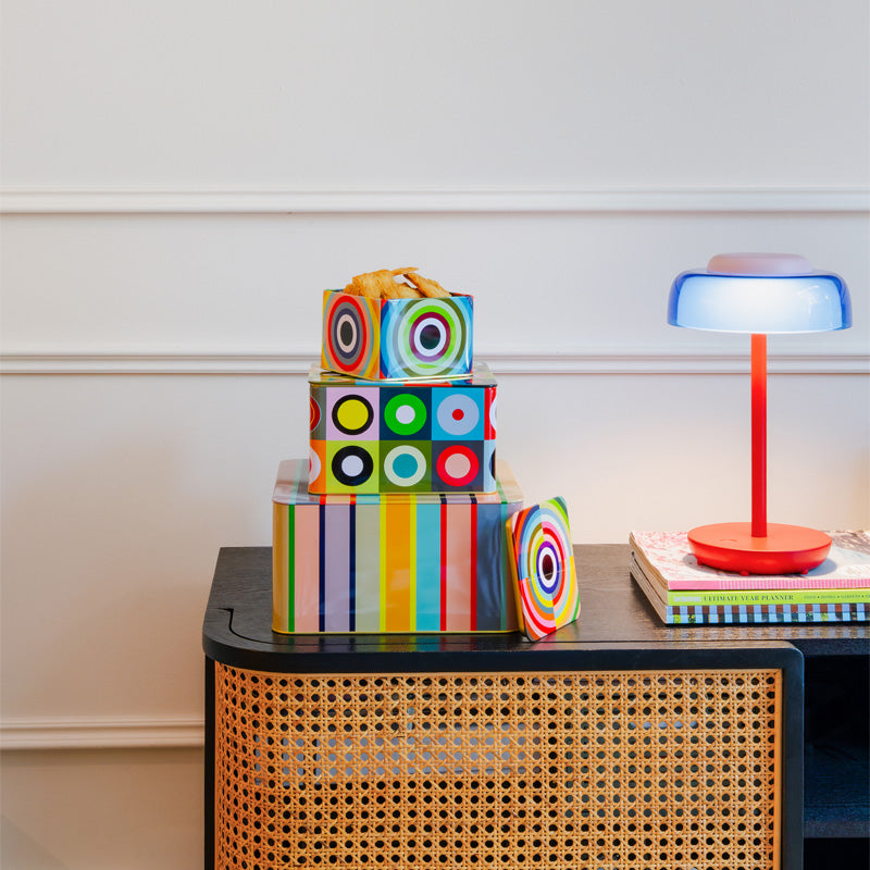 Buntes Metall-Dosen-Set von Remember, in limitierter Auflage, mit Streifen- und Kreismuster, bunt, ineinander stapelbar
Online-Shop Home-and-Kitchen.de