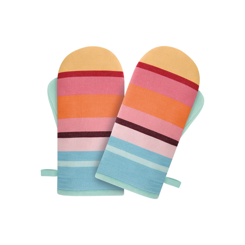 Ofenhandschuhe Nr. 4 von Remember.  2er Set - Einheitsgröße. Innen gefüttert, außen Streifenmuster, waschbar bei 40 Grad.