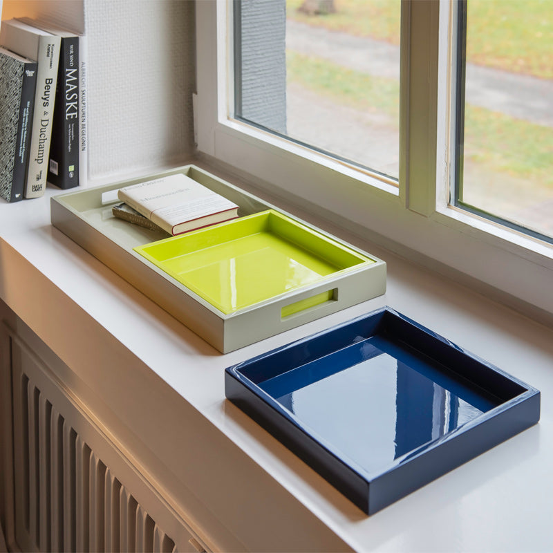 Auch einzeln dekorieren: 3-teiliges Tablett-Set TRIAS von Remember aus Holz, glänzend und matt lackiert. Online-Shop Home-and-Kitchen.de