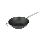 BLACK IRON Wok von Scanpan ist PFAS-frei,  hat einen hohen Rand  und einen Stielgriff aus hitzebeständigem Edelstahl. Der 2. Griff ist  angenietet. Online-Shop Home-and-Kitchen.de