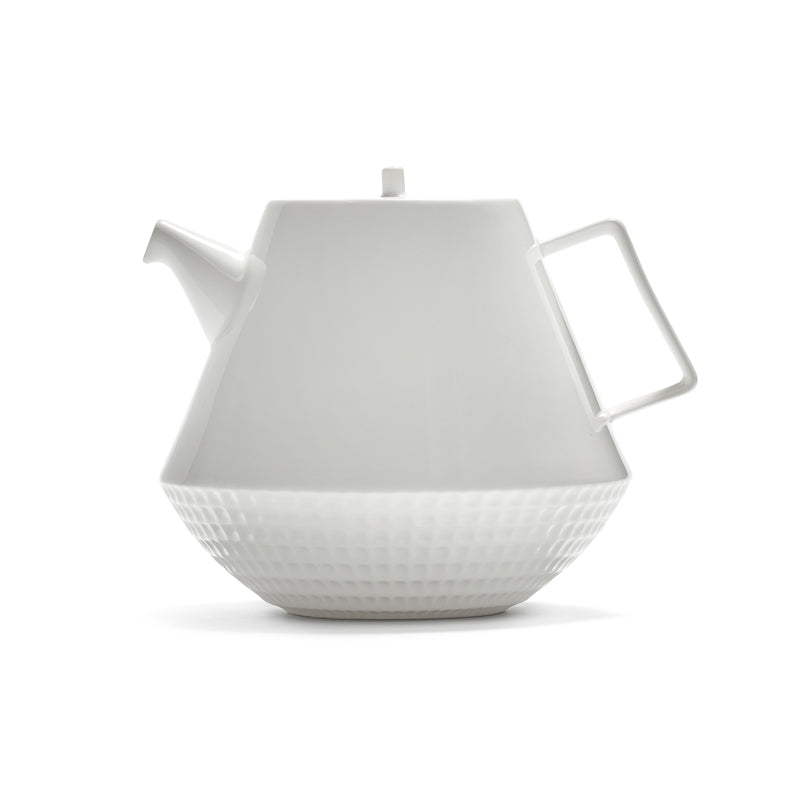 Teekanne NIDA aus feinem Bone China-Porzellan, weiß, wurde entworfen von Designerin Ann Van Hoey für Serax.  