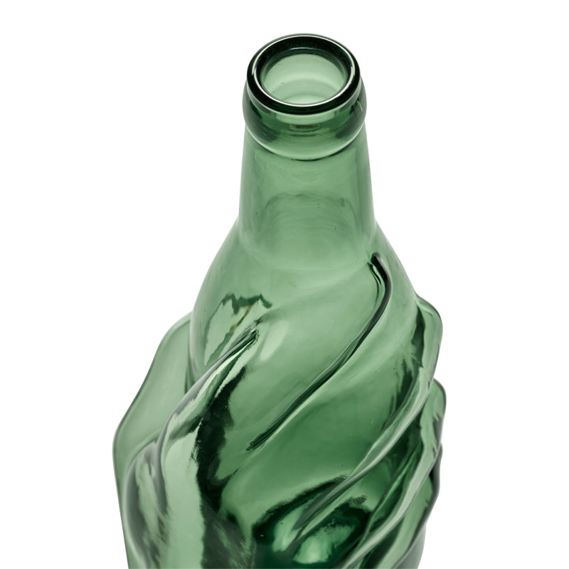 Schmaler Hals an grüner Wasserkaraffe EDWARD von Serax.