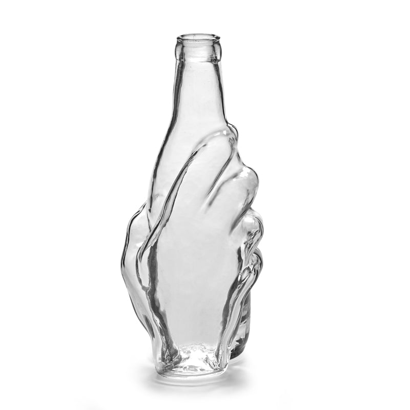 Alles fest im Griff hat die Hand auf der Wasserkaraffe EDWARD von Serax. Sie gibt es transparent oder in der Farbe Grün. 