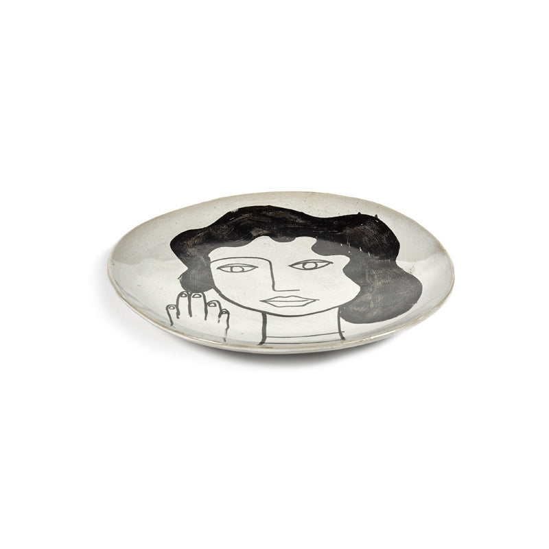 Von Serax: 2er Set Vorspeisenteller La Mere, weiß, Kopf, Hals und Hand sind mit schwarzer Farbe aufgemalt, Durchmesser: 20 cm. Online-Shop Home-and-Kitchen.de