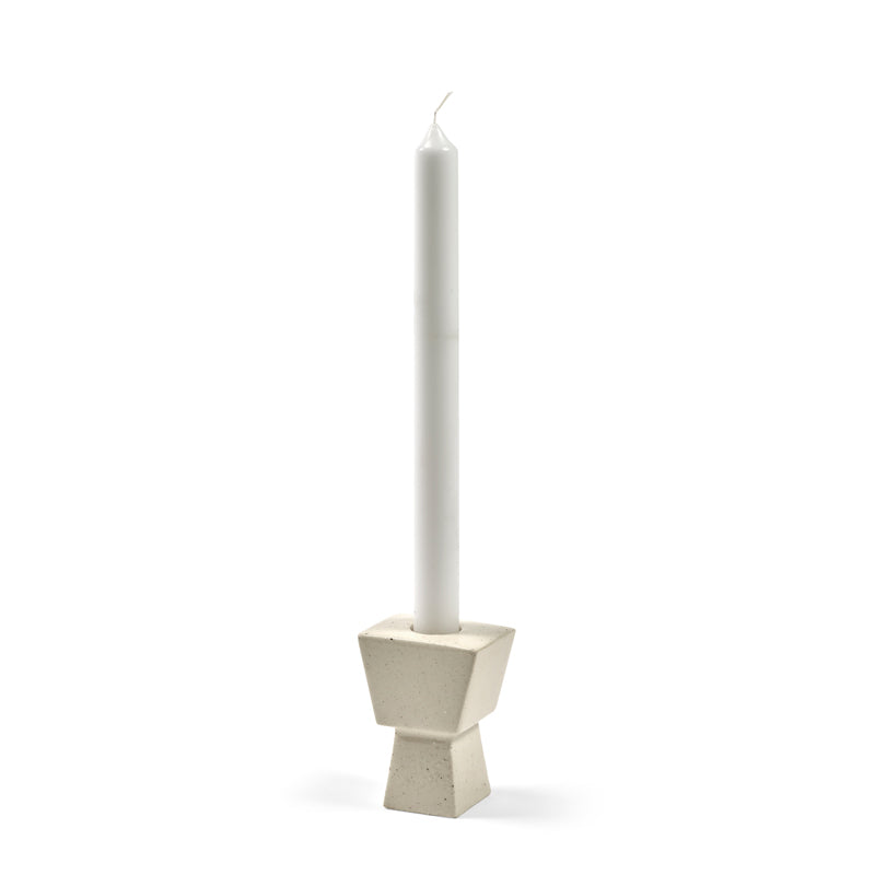 Für 1 Stabkerze: Kerzenständer MOLLY 04 und 05,  von Serax, Steingut, konischer Standfuß, beige, kombinierbar mit  MOLLY Nr 06 aus der gleichen Serie.
