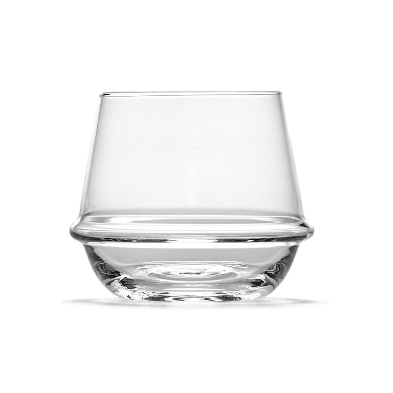 4er Set DUNE Trinkgläser von Serax, mundgeblasen, mit Relief-Rand am Glasboden, auch für Desserts geeignet.
Online-Shop Home-and-Kitchen.de