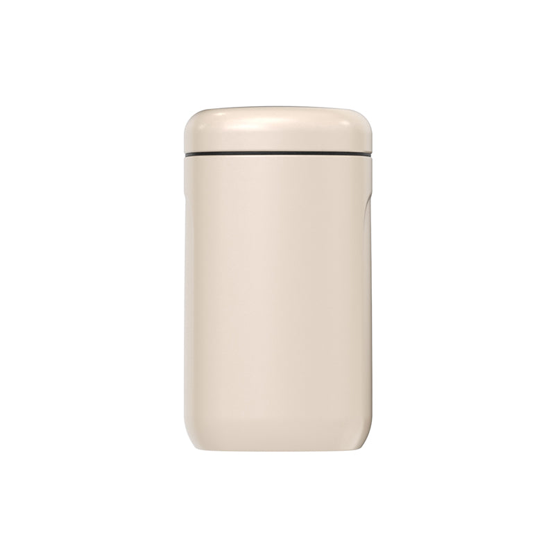 Rückseite Vorratsdose CUBO, beige, von Siegwerk,  pulverbeschichtetes Stahlblech, vollständig recycelbar, quadratische Form, Größe L, Höhe 20 cm / 1,7 l, 
für trockene Lebensmittel
Online-Shop Home-and-Kitchen.de
