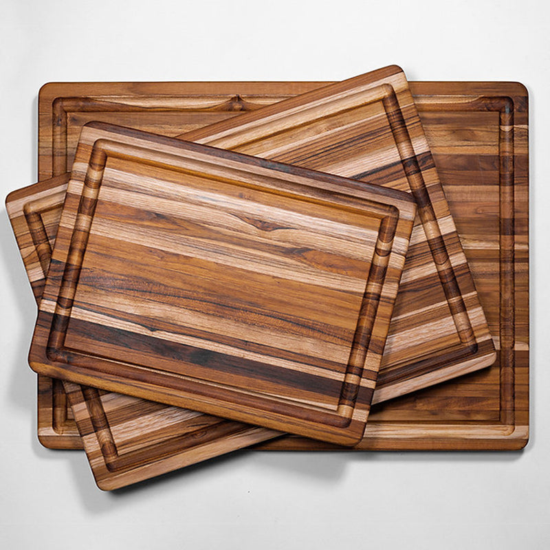 Unterschiedliche Größen von Schneidebrettern von TeakHaus aus 100 % FSC-zertifiziertem Teakholz, rechteckig, mit Saftrinne, vertikale Holzmaserung. Online-Shop Home-and-Kitchen.de