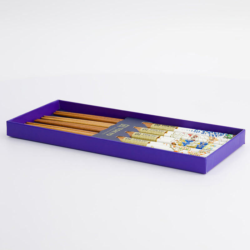 geöffnete Geschenkbox japanische Essstäbchen von Tokyo Design Studio