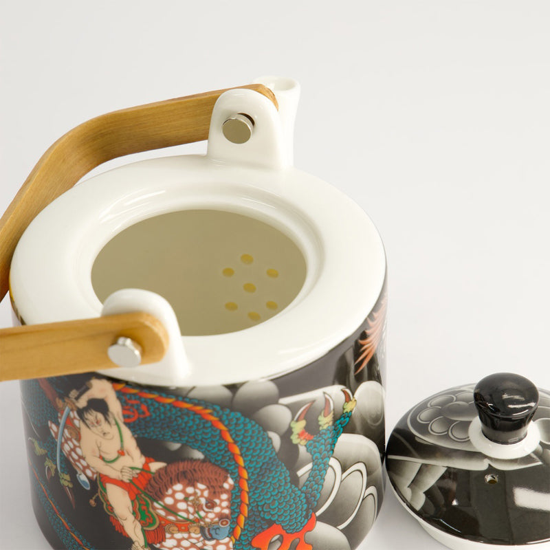 Sicht ins Innere der Teekanne KAWAII YAKUZA DRAGON von Tokyo Design