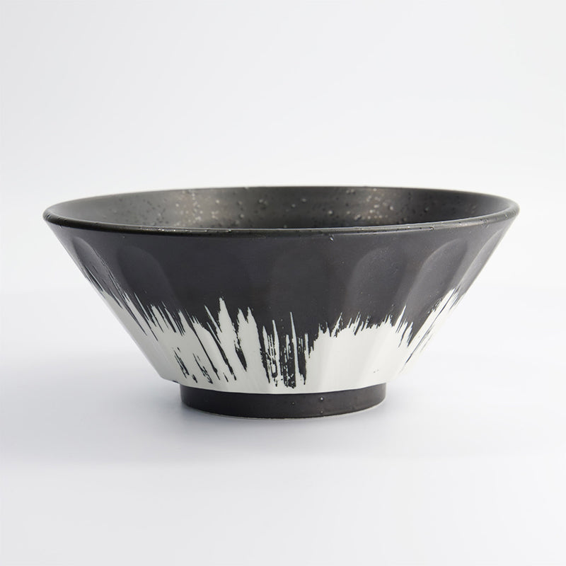 BINSHO Ramen-Schale von Tokyo Design, Porzellan, modernes Pinselmuster außen, innen einfarbig
Schwarz, Weiß, Höhe 7,8 cm, original aus Japan, Online-Shop Home-and-Kitchen.de
