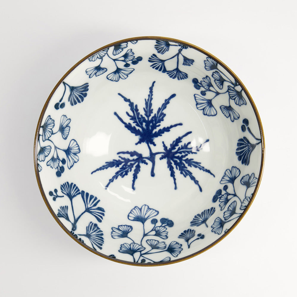 Innenansicht der Ramen-Schale Flora Japonica von Tokyo-Design, mit Blau-Weißem Muster, aus hochwertigem Porzellan handgefertigt in Japan