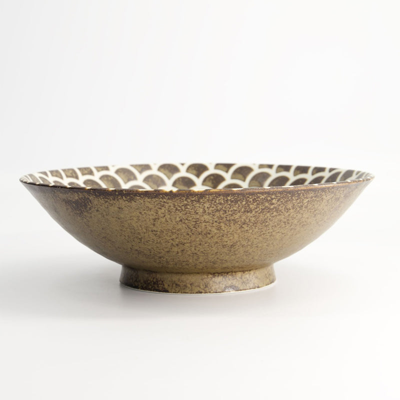 Made in Japan: IGA MERMAID Mixed Bowl von Tokyo Design, Steingut, 
Fischschuppen-Muster, Braun, Creme
Größe: Höhe 7,4 cm, Durchmesser 25 cm / Volumen 1,4 Liter, Online-Shop Home-and-Kitchen.de