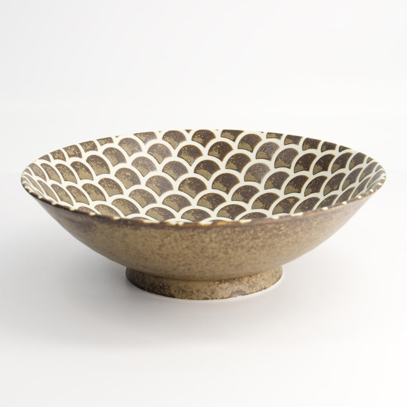 IGA MERMAID Mixed Bowl von Tokyo Design, Steingut, Made in Japan, 
Fischschuppen-Muster, Braun, Creme
Größe: Höhe 7,4 cm, Durchmesser 25 cm / Volumen 1,4 Liter, Online-Shop Home-and-Kitchen.de