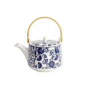 Teekanne von Tokyo Design mit 
Blumenmuster, rund gebogener Bambus-Holzgriff, Porzellan, Blau-Weiß, inkl. Teesieb aus Edelstahl, Online-Shop Home-and-Kitchen.de
