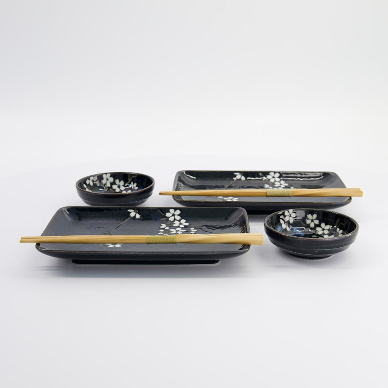 COBALT BLUE SAKURA Sushi-Set 6-teilig von Tokyo Design für 2 Personen, mit 2 Sushi-Tellern, 2 Dipschalen, Bambusstäbchen.