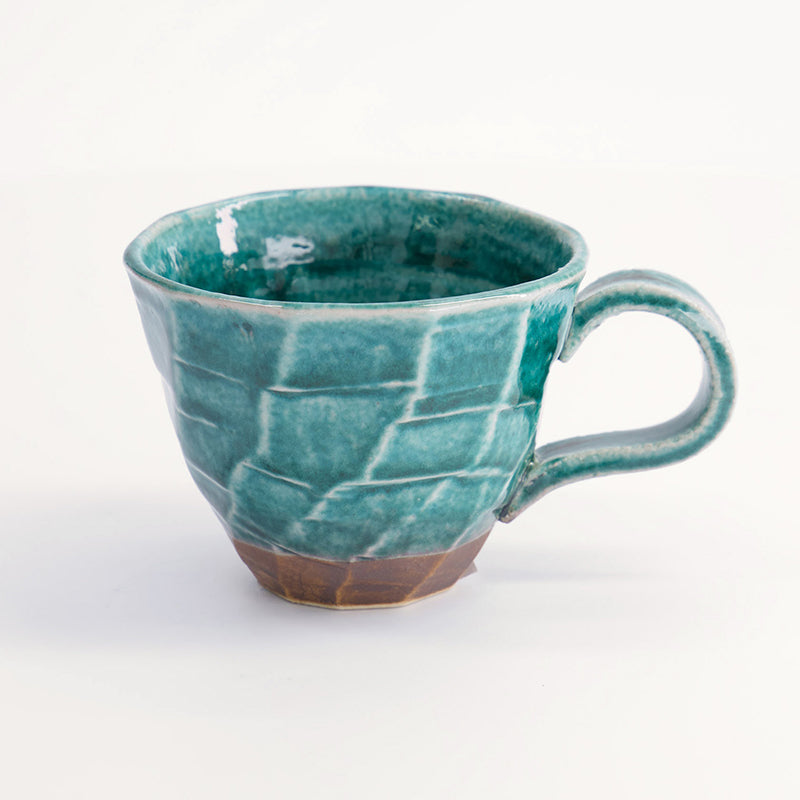 Kästchenoptik bei der SMARAGD Henkeltasse von Tokyo Design, Porzellan, auch als Kaffeetasse nutzbar, Höhe 9,5 cm / Ø 7,5 cm (Breite mit Henkel: 12,5 cm) , Volumen 200 ml