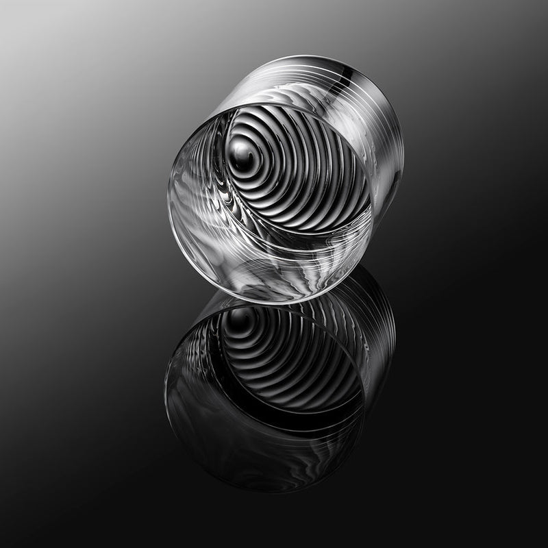 Auffälliges Wellen-Design für einen Effekt im gefüllten Zustand:
Hohes Wasserglas / Longdrinkglas  ECHO von Zwiesel Glas
